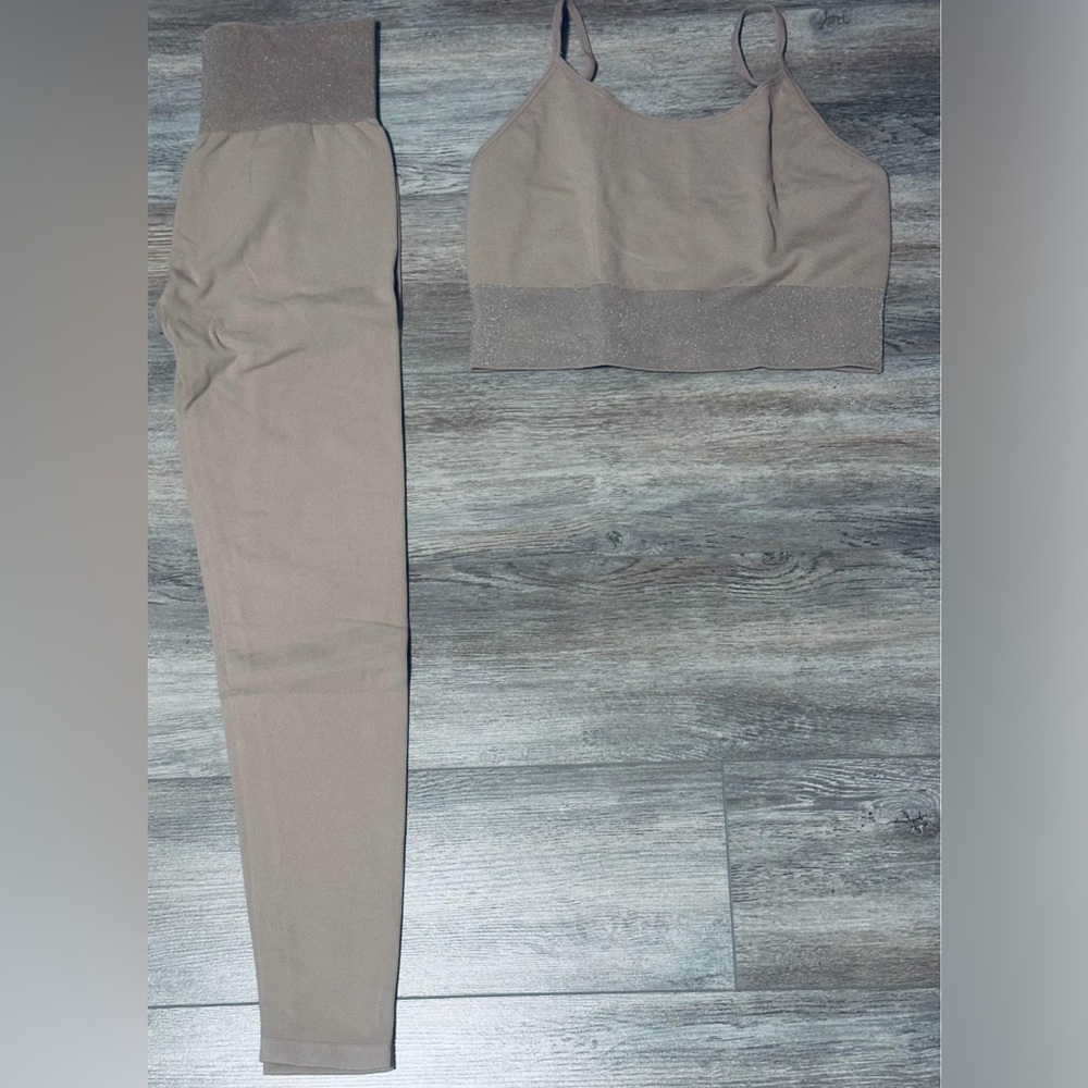 H&M: Tan Activewear Set